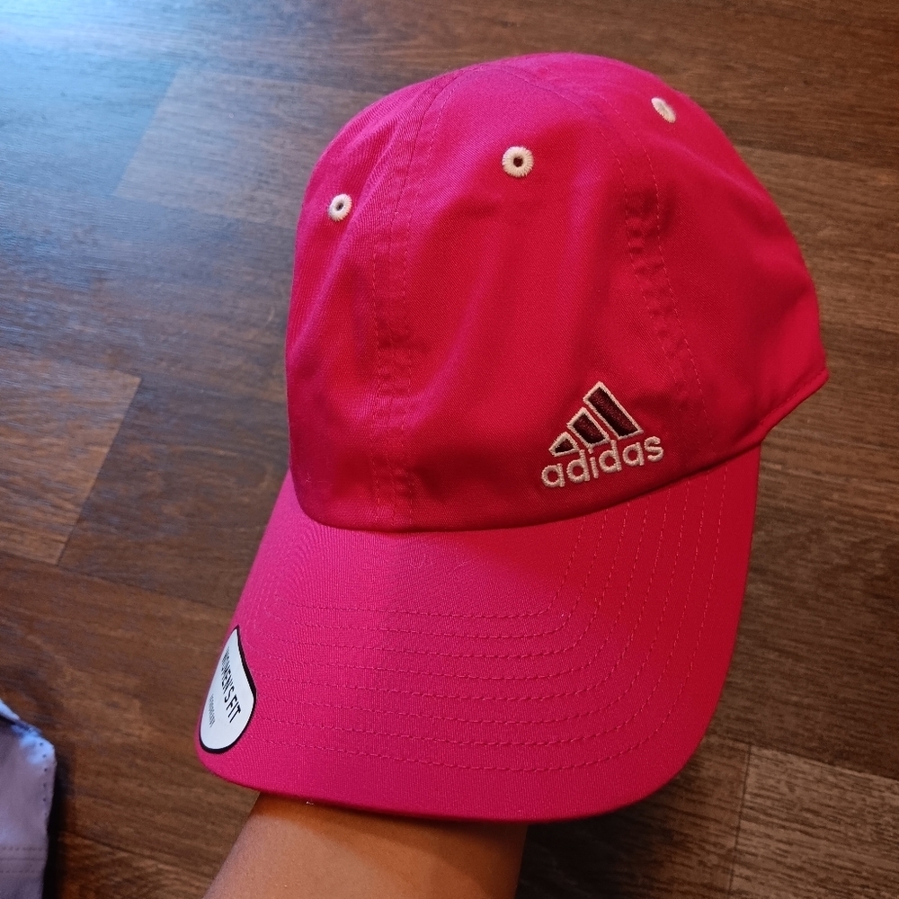 Adidas Women Fit Red Cap New Atletic - Picture 1 of 4